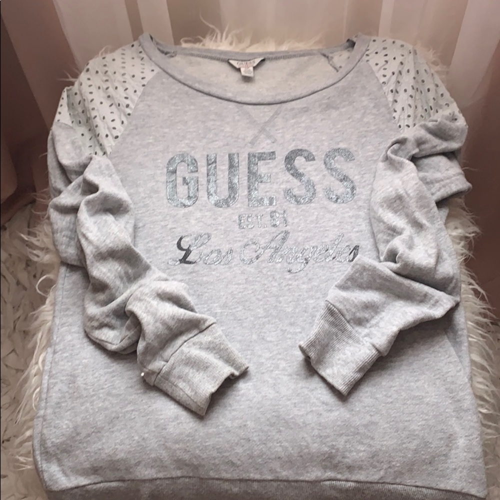 Super cute Sweatshirt by Guess